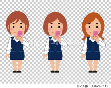 スマホを見るネイビー事務服の若い女性 136260419