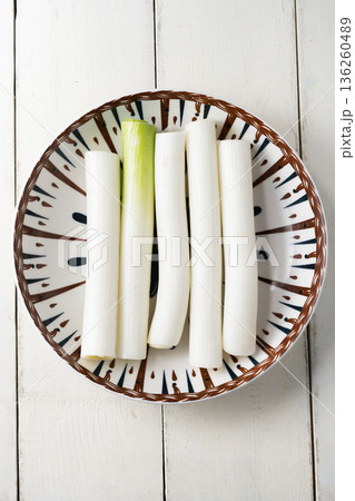scallions 136260489