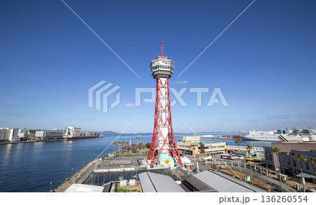博多ポートタワーと博多港の風景 博多ポートタワーと博多港の風景 136260554