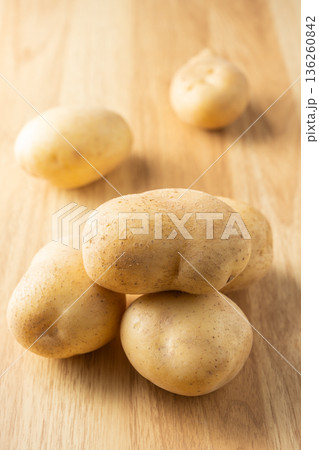 potatoes potatoes 136260842