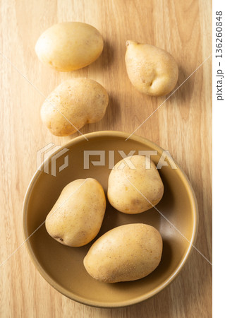 potatoes potatoes 136260848