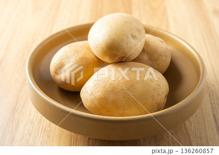 potatoes 136260857