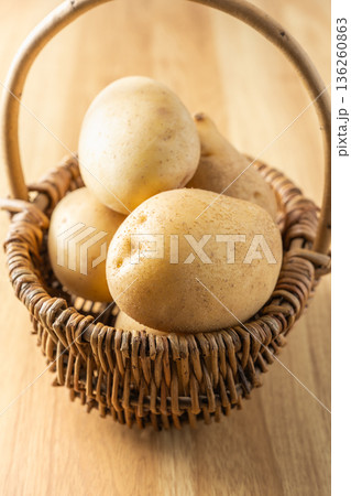 potatoes potatoes 136260863