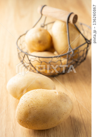 potatoes 136260867