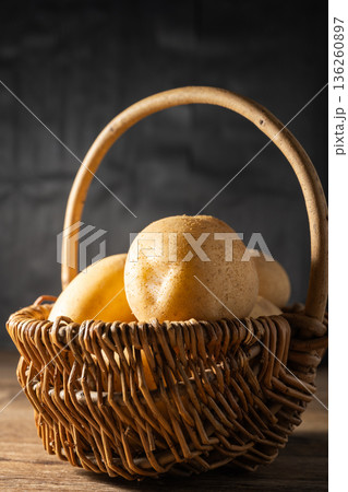 potatoes 136260897