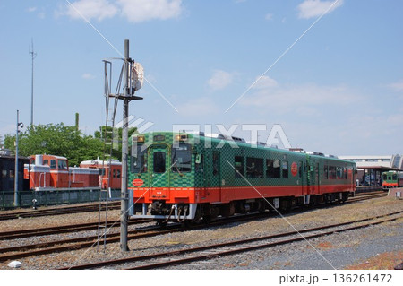 真岡鉄道の風景　真岡駅（レールバス気動車） 136261472