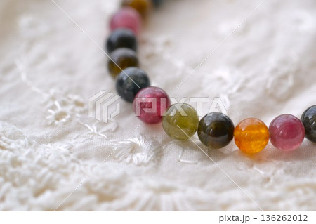 色とりどりの天然石 136262012