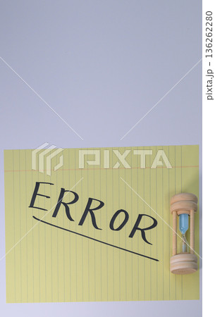 ERRORのメモと砂時計 上部に広い余白 ERRORのメモと砂時計 上部に広い余白 136262280