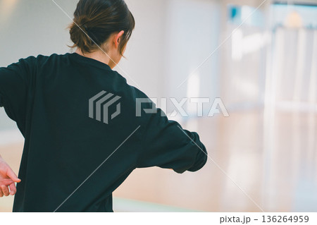 dance practice 136264959