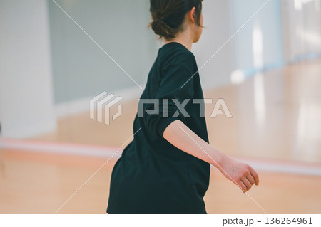 dance practice 136264961