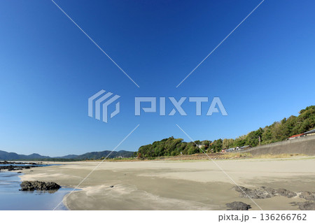 美しい海岸の風景 136266762