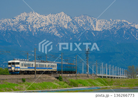 あいの里とやま鉄道　413系 136266773