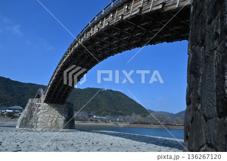 岩国観光、定番の錦帯橋は渡らなきゃね！ 136267120