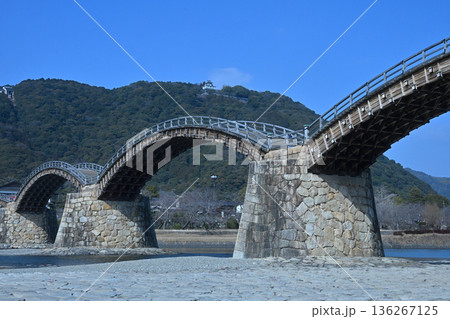 岩国観光、定番の錦帯橋は渡らなきゃね！ 136267125