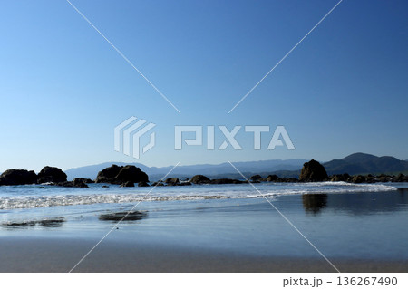 鏡張りの砂浜 136267490