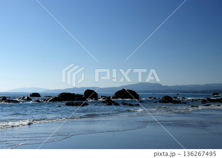 鏡張りの砂浜 136267495