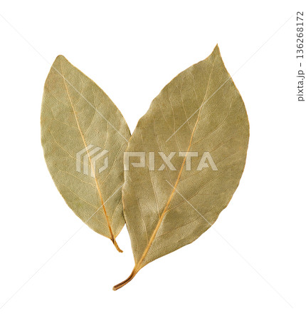 Dry bay leaves used for cooking and seasoning 136268172