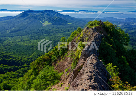 戸隠山・蟻の塔渡りの岩稜と飯縄山浅間山・奥秩父・富士山の眺め 戸隠山・蟻の塔渡りの岩稜と飯縄山浅間山・奥秩父・富士山の眺め 136268518