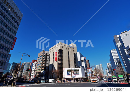 神保町交差点 136269044