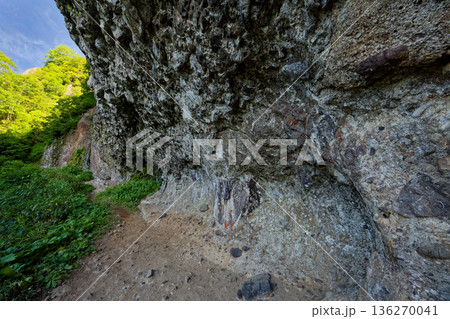 戸隠山・百間長屋の岩壁 戸隠山・百間長屋の岩壁 136270041