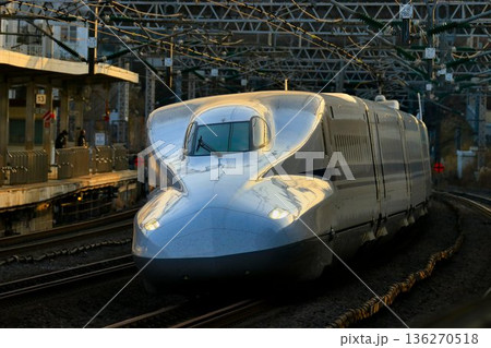 日本の大動脈【東海道新幹線】を駆け抜ける… 『N700A系 』小田原駅にて 日本の大動脈【東海道新幹線】を駆け抜ける… 『N700A系 』小田原駅にて 136270518
