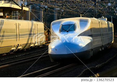 日本の大動脈【東海道新幹線】を駆け抜ける… 『N700A系 』小田原駅にて 日本の大動脈【東海道新幹線】を駆け抜ける… 『N700A系 』小田原駅にて 136270523