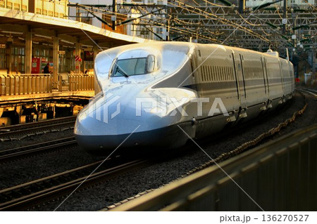 日本の大動脈【東海道新幹線】を駆け抜ける… 『N700A系 』小田原駅にて 日本の大動脈【東海道新幹線】を駆け抜ける… 『N700A系 』小田原駅にて 136270527
