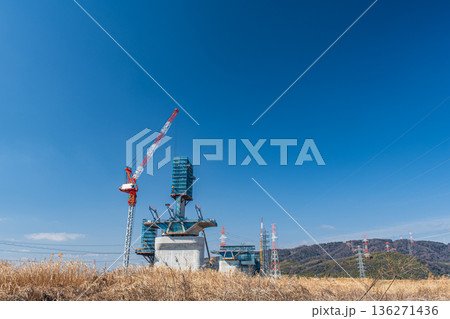 新名神高速道路建設工事　大阪府高槻市 136271436