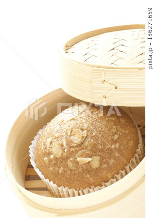 せいろの中のマーラーカオ せいろの中のマーラーカオ 136271659