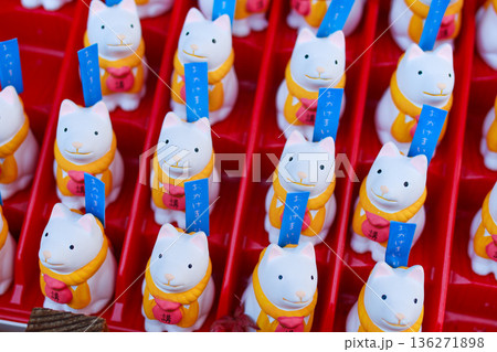 住吉大社のおかげまいり人形 136271898