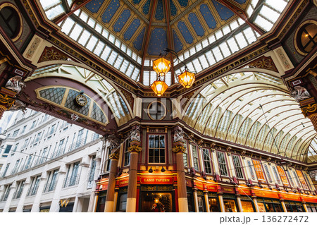 ロンドン老舗市場の一つ　レドンホール・マーケット 136272472