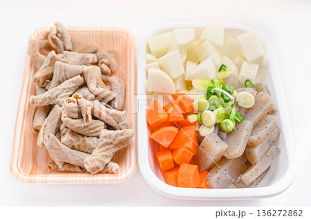 もつ煮込みの材料 136272862