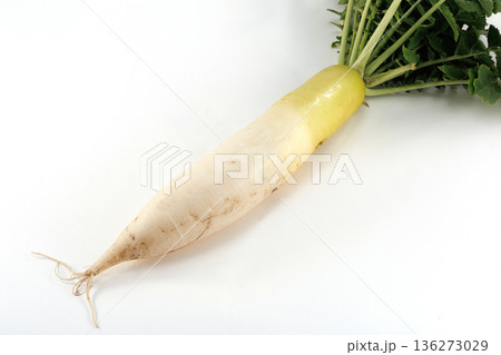 新鮮な大根 136273029