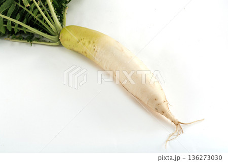 新鮮な大根 新鮮な大根 136273030