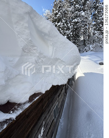 屋根雪 屋根雪 136273066