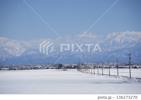 冬の立山連峰の絶景 冬の立山連峰の絶景 136273270