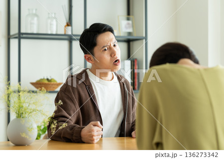 夫婦喧嘩 夫婦喧嘩 136273342