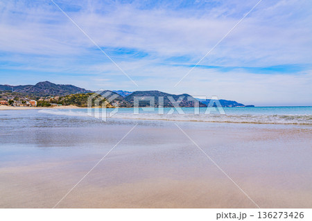 (静岡県)伊豆・白浜海岸、ビーチ、冬 (静岡県)伊豆・白浜海岸、ビーチ、冬 136273426