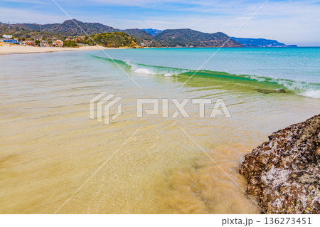 （静岡県）伊豆・白浜海岸、ビーチ、冬 136273451