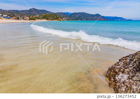 （静岡県）伊豆・白浜海岸、ビーチ、冬 136273452