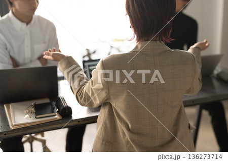 対面での議論 136273714