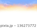 朝焼けの空の背景素材　水彩 136273772