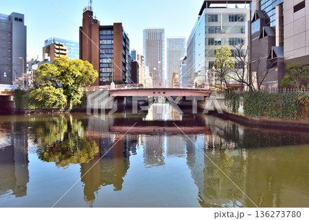 芝浦新芝運河に架かる百代橋周辺の景色 136273780
