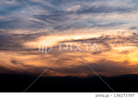 雲の多い空 136273797