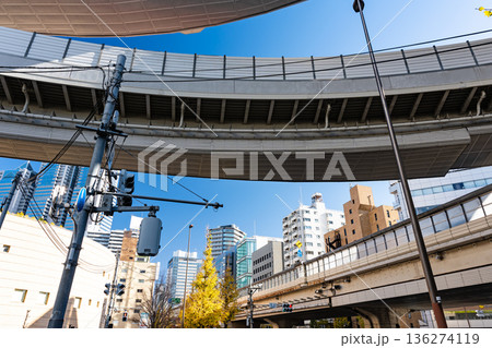 首都高速4号新宿線の西新宿JCT付近 東京都新宿区西新宿 首都高速4号新宿線の西新宿JCT付近 東京都新宿区西新宿 136274119