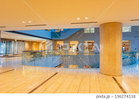 東京オペラシティのお洒落な内装　東京都新宿区西新宿 136274138