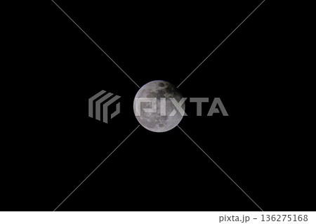 月蝕の終わりが近づく 136275168