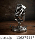レトロなマイク 136275337