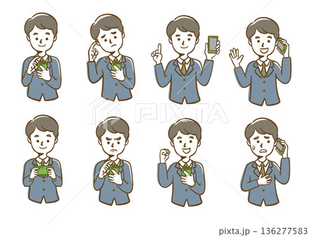 スマホを操作する社会人男性 スマホを操作する社会人男性 136277583