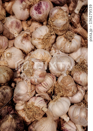 Fresh garlic bulbs background natural organic food texture 136279539